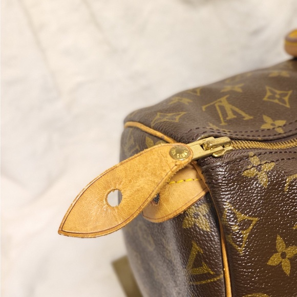 Authentic Louis Vuitton speedy 40 - Picture 13 of 16